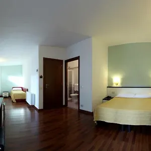 Lux Durante 2*, Milánó Olaszország